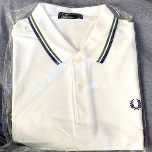 Fred Perry button down collar short sleeve shirt Large. Green/blue lined collar